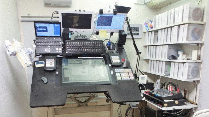 Japanese Artists Show Off Their Workspaces